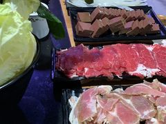 -果松木炭酸菜铜火锅·外婆参鸡汤