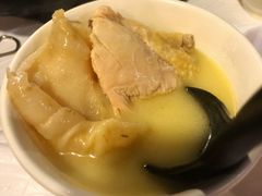 -鲜入围煮花胶鸡海鲜火锅