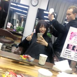 -镁连社·美联社