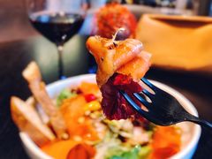 烟熏三文鱼色拉-wineapp葡萄酒餐吧(外滩金融中心店)