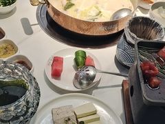 -洪氏嗨捞·广东猪肚鸡·椰子鸡火锅(西咸万象城店)