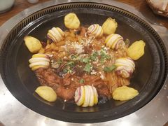 笨鸡三道鳞锅-万里闯关东铁锅炖菜馆(高新旗舰店)