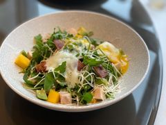 温泉蛋芝麻菜沙拉-粤界(望京金辉店)