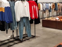 -URBAN REVIVO(上海中庚漫游城店)