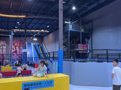 -超时空蹦床团建·VR潮玩运动娱乐·生日派对游乐园(金桥店)