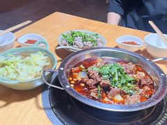 -大众跷脚牛肉馆·非遗传承单位(峨眉山店)
