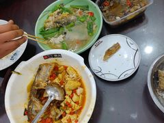 -湖南人家湘菜馆(镇江路店)