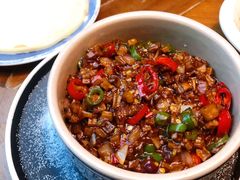 传统黑三剁配薄饼-雀舞云南菜(天津天河城购物中心店)