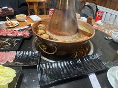 -果松木炭酸菜铜火锅·外婆参鸡汤