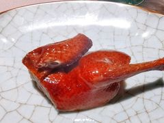 脆皮乳鸽-新荣记(南京西路店)