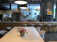 靠窗位-dotcom coffee古点咖啡(致真大厦店)