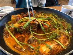 土豆排骨火锅-喇喇排骨火锅·传统韩式脊骨汤(望京西园总店)