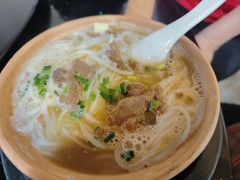牛腩砂锅米线-博鳌悠然·忠锐杂粮茶餐厅