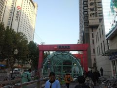 -体育场(地铁站)