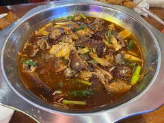 -爆炸头阿姨小四川正宗川味小吃(无任何分店)