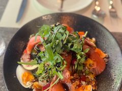 烟熏三文鱼健康沙拉-SHADOWS•Bistro&Eatery(安福路店)