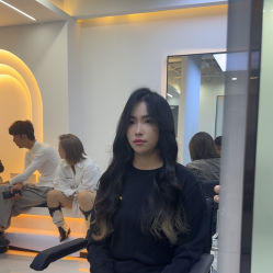 -V7 HAIR SALON