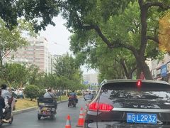 -胖东来生活广场(健康路店)
