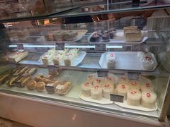-白玉兰食品甜凤店(合生汇店)