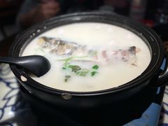 -卢大鲜鱼头捞饭(美利广场店)
