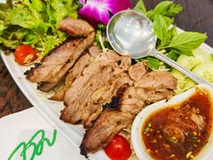 -Chom Cafe and Restaurant