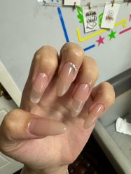 -小黑瓶美甲美睫