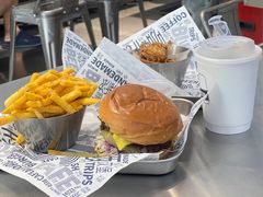 -TRIPS BURGER(大钟寺店)