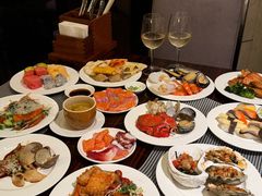 -广州万富希尔顿酒店·感趣自助餐厅·金秋蟹宴生蚝海鲜刺身