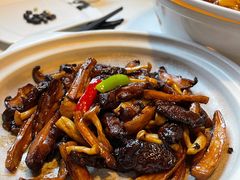 干锅什锦蘑菇-旺顺阁鱼头泡饼(小红门店)