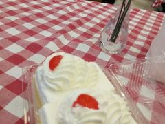 -红宝石·鲜奶小方·海派西点房(南丹店)