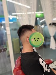 -老男孩男士理容馆·理发·烫染·修面