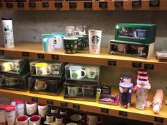 零售区-星巴克臻选(福州仓山万达店)