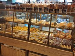 面包甜点陈列柜-瑞和泰超市(传媒店)