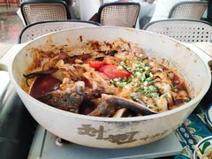 -刘姐啤酒鱼民族演艺餐厅(西街总店)