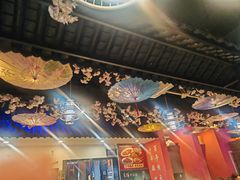 -老街烧烤大排档·地道湖北菜·龙虾馆(汉口火车站店)