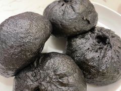 黑猪肉黑金包-李与白包子铺(桐梓林店)