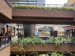 -瑞虹新天地月亮湾