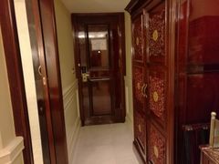 -深圳富苑皇冠假日套房酒店