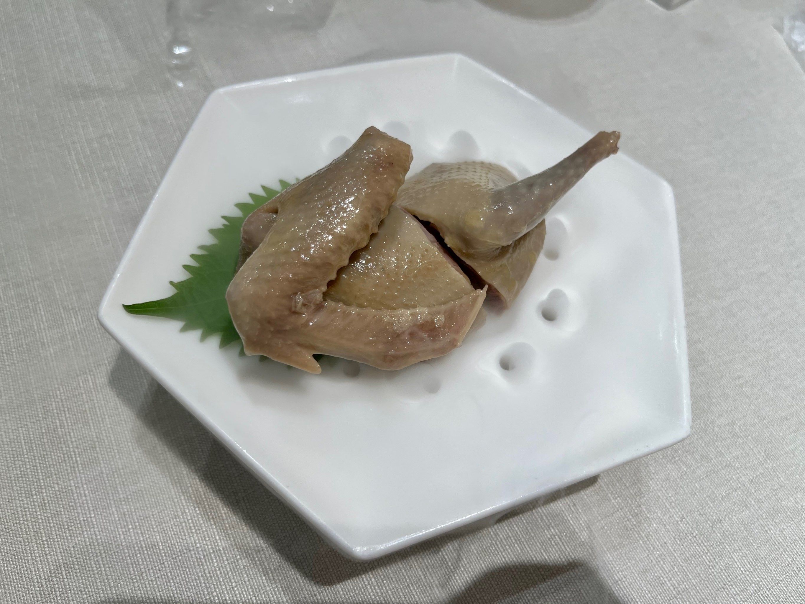 浪漫之都的法式秘境淮扬菜 鸽子特别嫩,汁水特别足