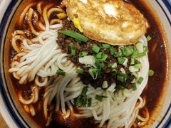 招牌传统麻辣面-聚合鑫东北熏酱熟食麻辣面(长阳店)