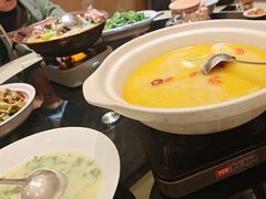 -帅巴人舅母子腊蹄民俗村