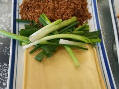 勾魂小媳妇-八两八金·莱芜特色炒鸡(市南漳浦路店)