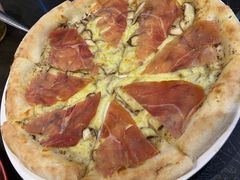 特级松露酱蘑菇帕尔马火腿披萨-TIAGO HOME KITCHEN(朝阳大悦城店)
