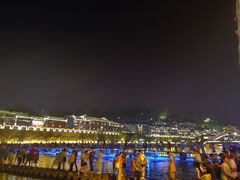-临江餐馆二楼美食部落