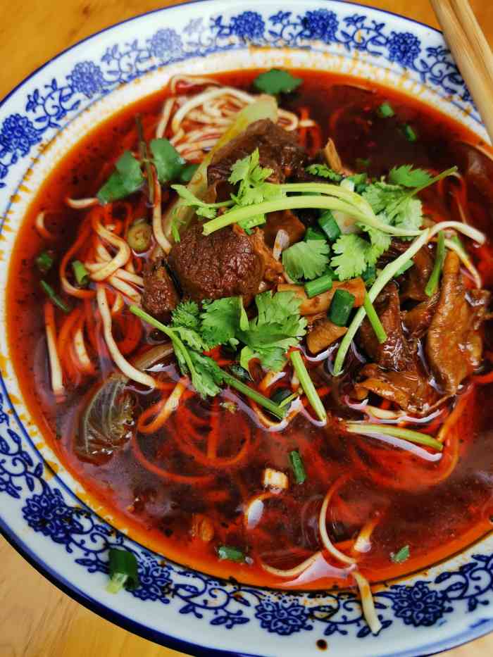 思味来坨坨牛肉面-"vip 有特权 [环境]店铺不大整洁小巧.