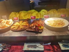 -亚洲国际大酒店·云顶阁旋转自助餐厅