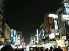 -六合夜市
