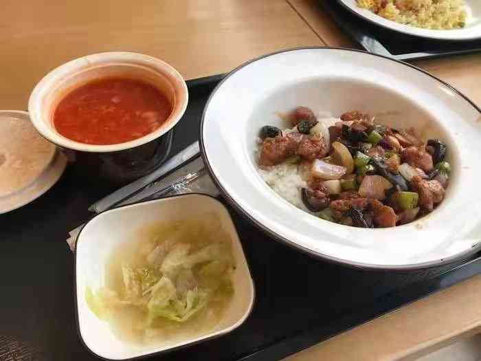 乡村基(永川兴龙大道店)-"中式快餐,整体装修风格和某k某m有点类似.