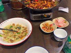 -富正毅三下锅·湘西韵味(天门山索道店)