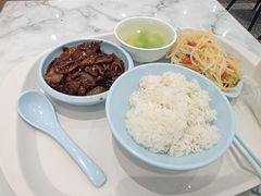 -荣华基·现炒快餐(肇嘉浜路店)